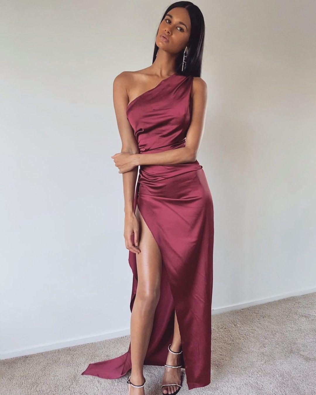 Lexi Samira One-Shoulder Dress In Burgundy – Style Lease